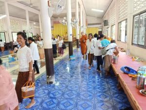 โครงการหิ้วปิ่นโตเข้าวัด